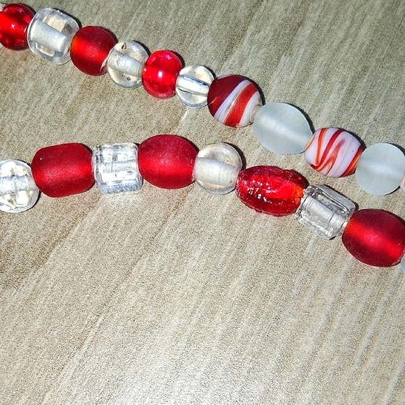 Festive Red and White Beads with Intricate Detailing - Picture 3 of 5